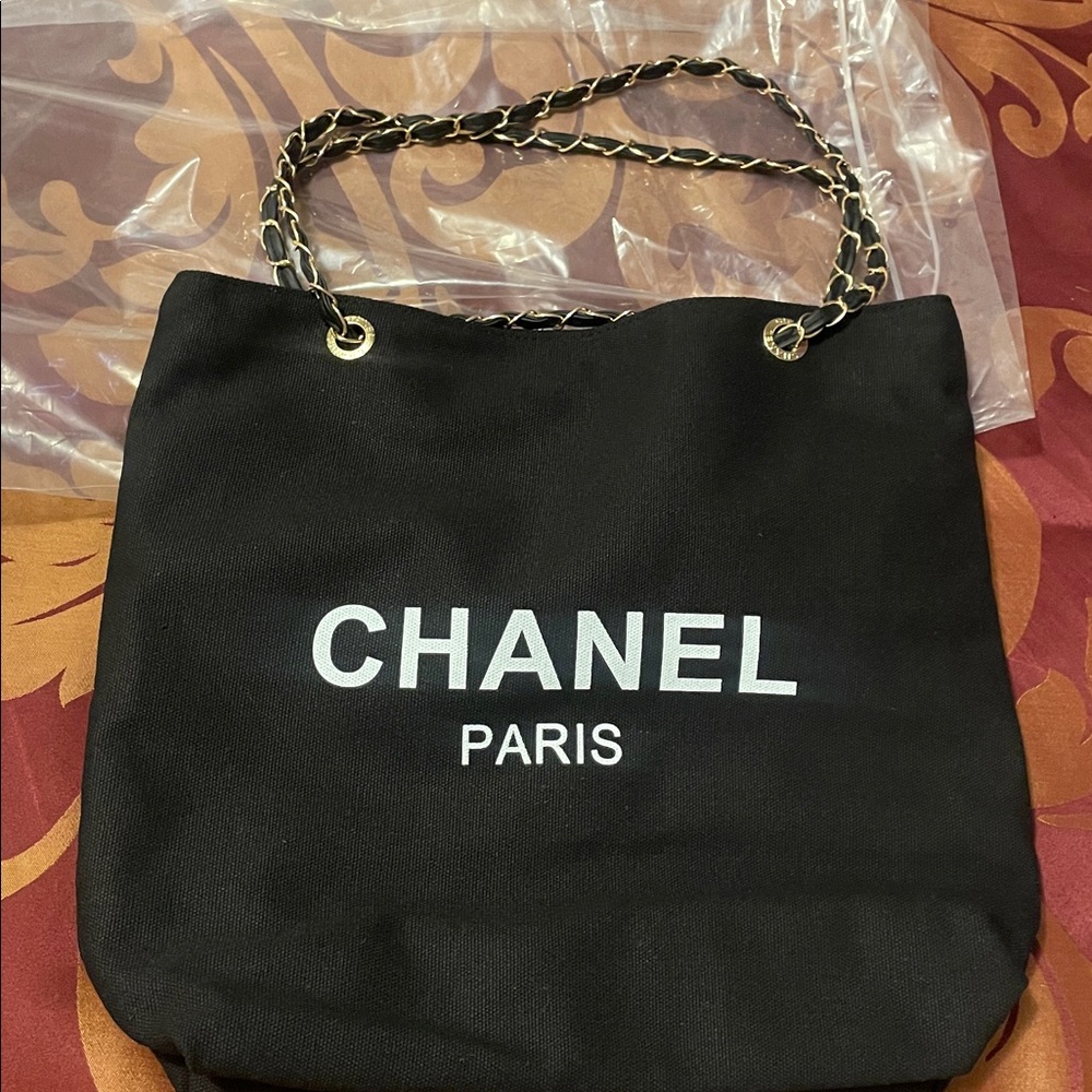 Chanel Black Shoulder Bag with Chain Strap, GWP